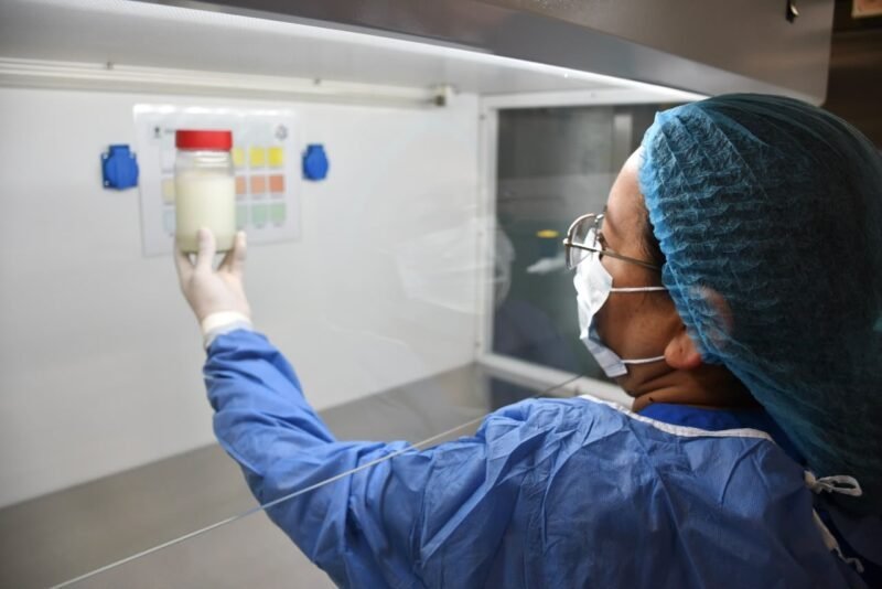 Llaman autoridades estatales a mujeres lactantes para sumarse a la donación de leche materna