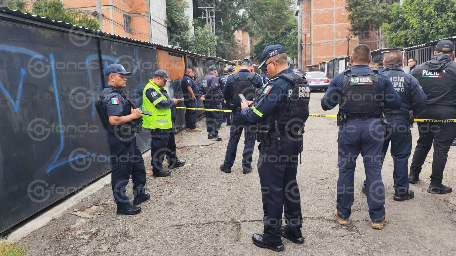 Localizan a dos hombres sin vida y con signos de violencia al interior de un vehículo en Ecatepec
