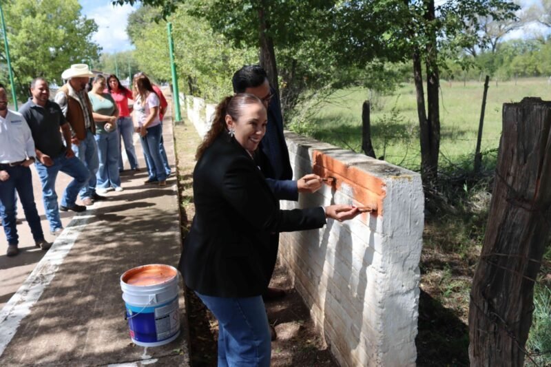 Matachí se transforma con el arranque del programa estatal Colores de Chihuahua