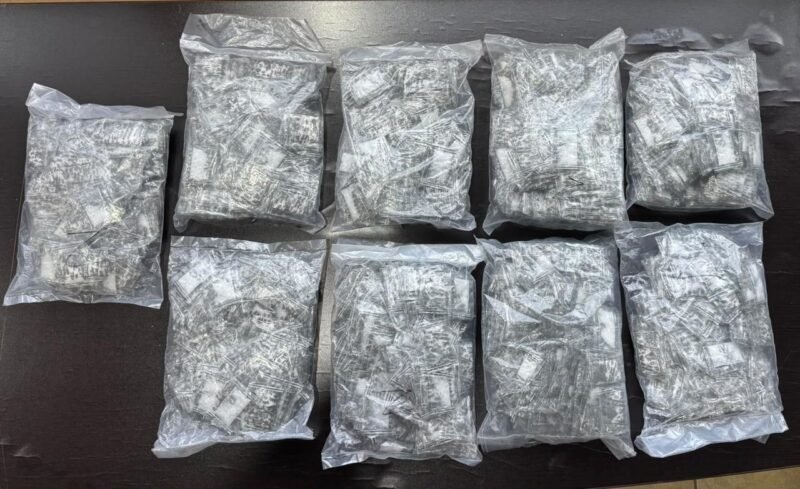 Operativo de la policía estatal en la colonia Punta Oriente deja millonario decomiso de cristal