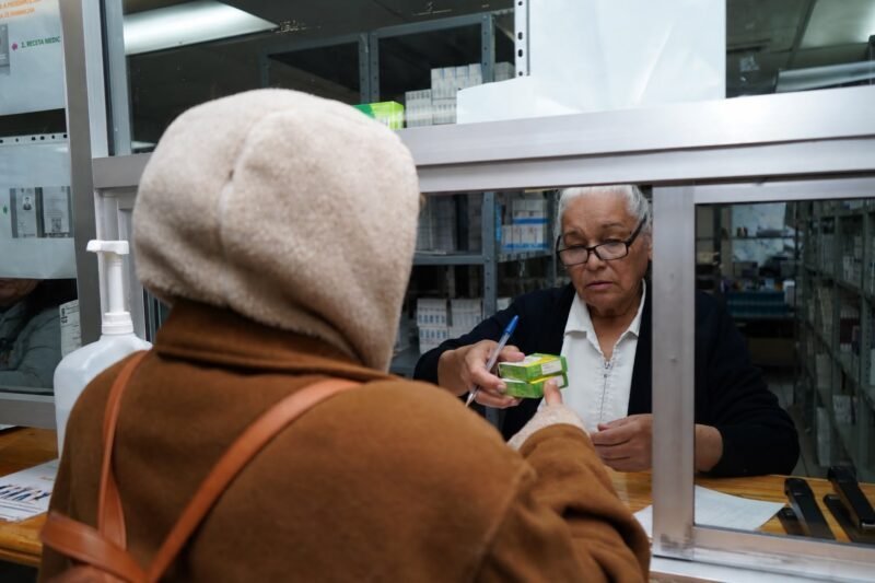 Peligros de la automedicación: autoridades sanitarias lanzan llamado urgente a la ciudadanía