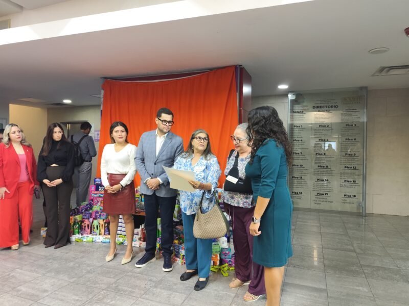 Poder legislativo reparte insumos de aseo personal a mujeres internadas en penales estatales