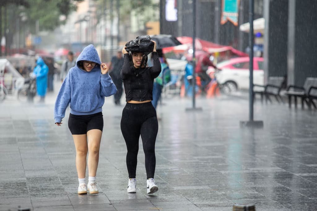 ¡Prepara el paraguas! Prevén lluvias fuertes en CDMX y Edomex mientras huracán Simón se intensifica