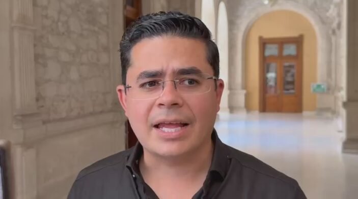 Rafael Loera desmiente contar con un amparo tras la aprehensión del exfiscal estatal