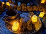 Recorridos en trajinera, pan de muerto y atole: vive el Día de Muertos en Xochimilco