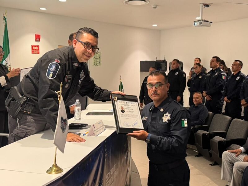 Secretaría de Seguridad Pública de Chihuahua gradúa a veinticinco elementos en liderazgo y estrategia operativa