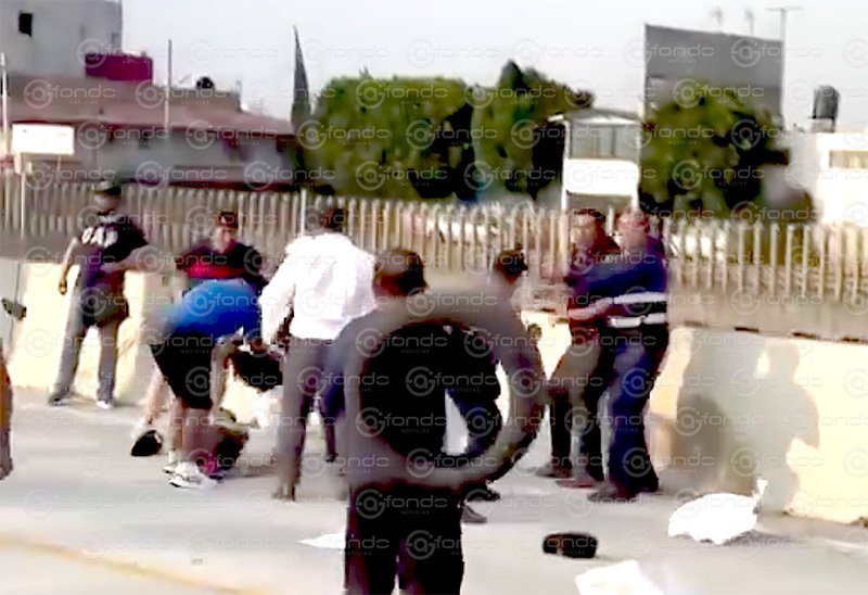 Tensión en la México-Puebla: usuarios del trolebús y manifestantes se enfrentan durante bloqueo vial