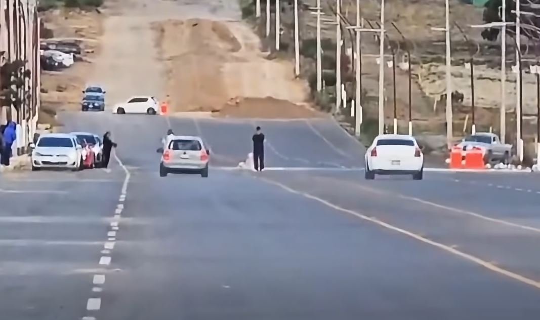 Tragedia en competencia clandestina: espectadora resulta gravemente lesionada tras ser atropellada por un vehículo
