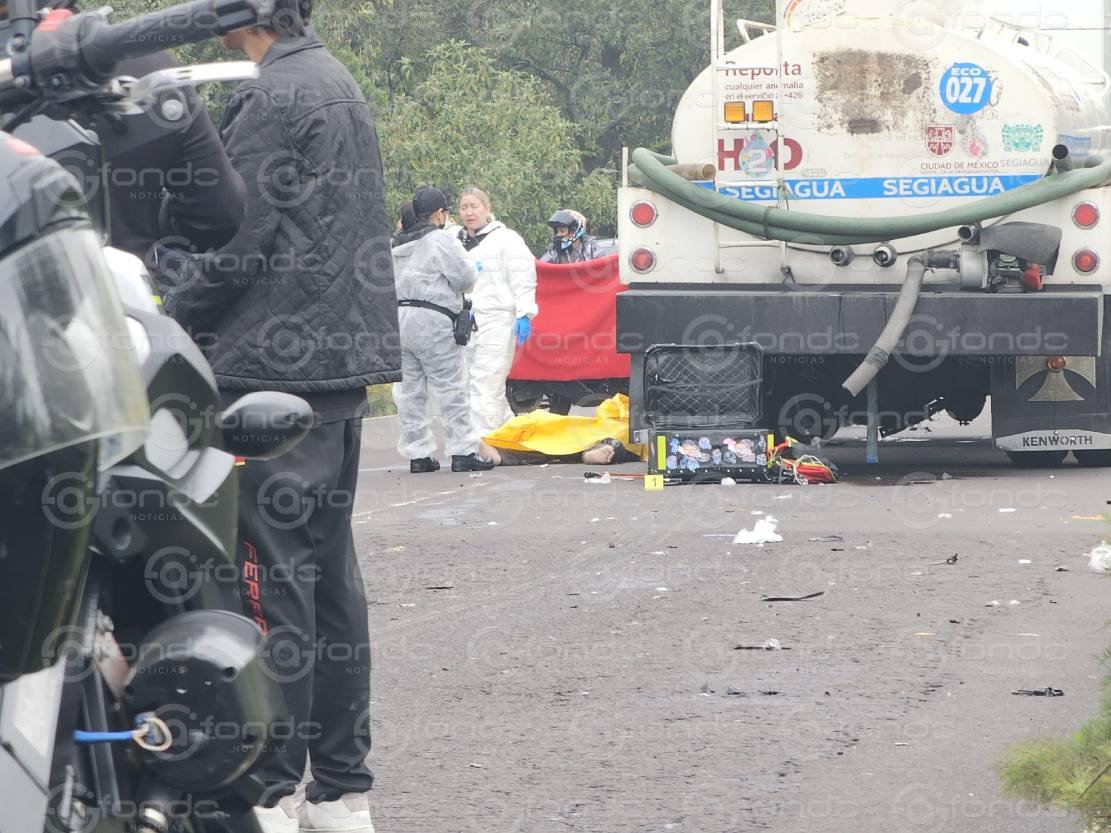 Tragedia en la carretera Picacho-Ajusco: motociclista pierde la vida al intentar rebasar a una pipa