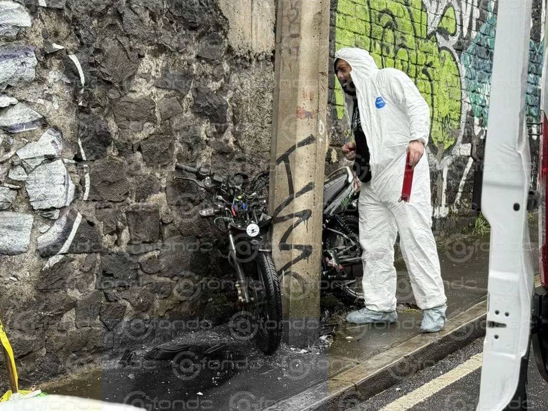 Tragedia vial en Álvaro Obregón: motociclista de reparto fallece tras impactar contra un poste