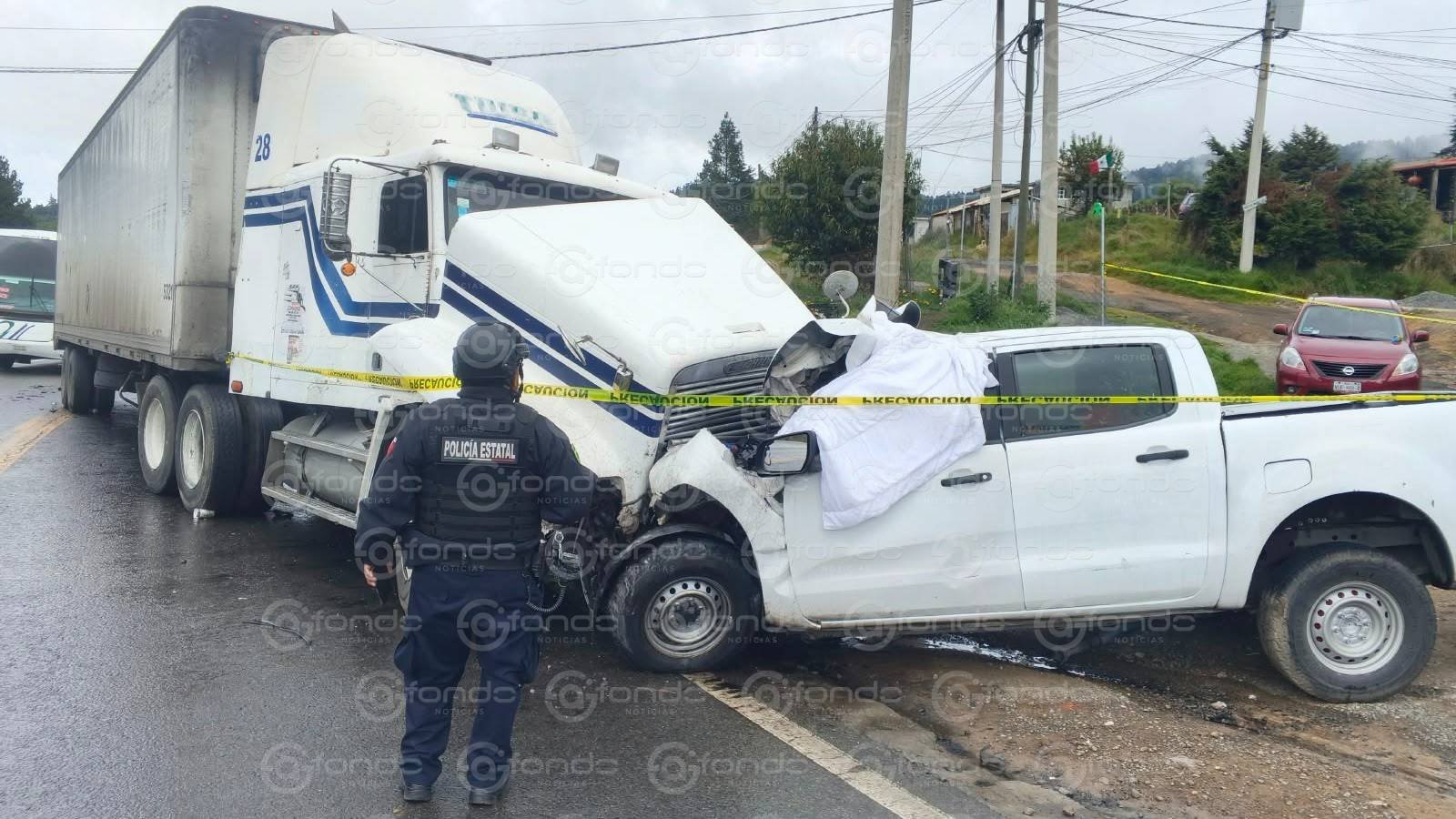 Trágica colisión frontal entre vehículo pesado y camioneta deja dos personas fallecidas en Huixquilucan