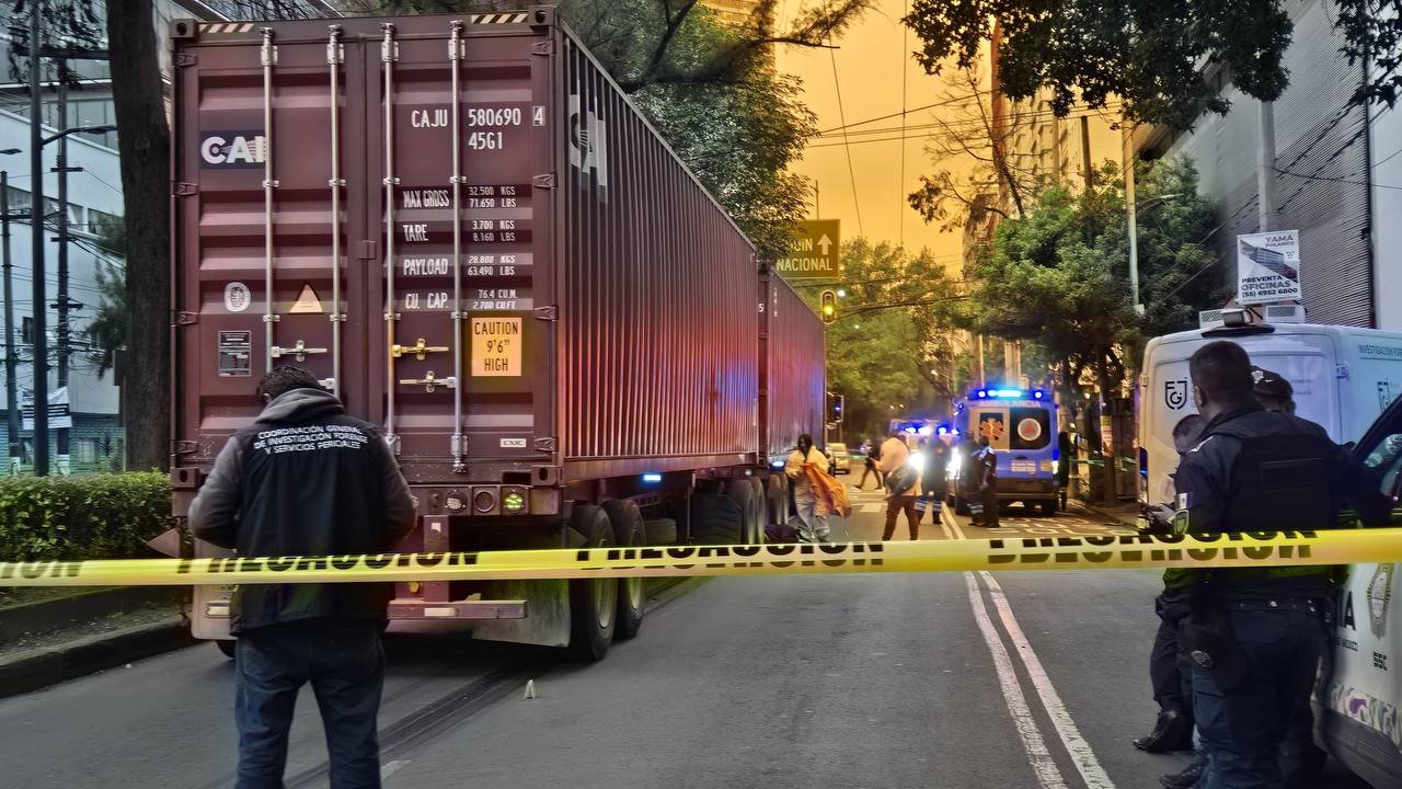 Trágico accidente en la alcaldía Miguel Hidalgo: peatón pierde la vida tras ser arrollado por un tráiler