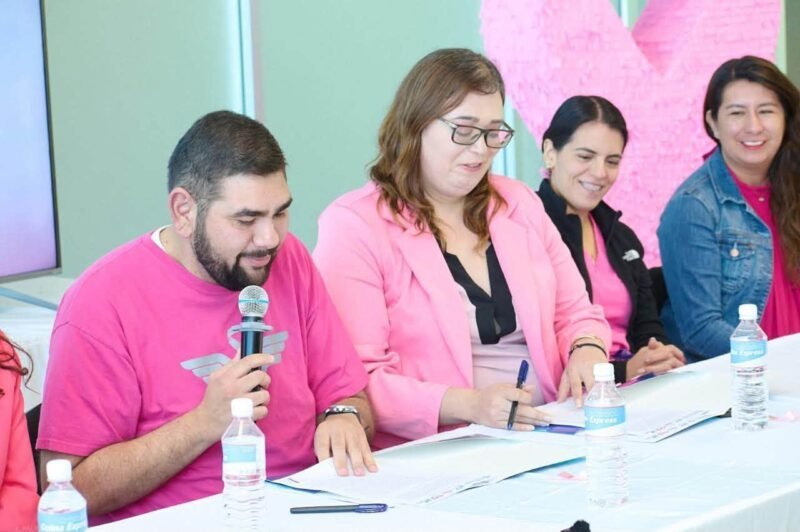 Universidad Tecnológica de Camargo impulsa la prevención oncológica con conferencia magistral y lazo humano