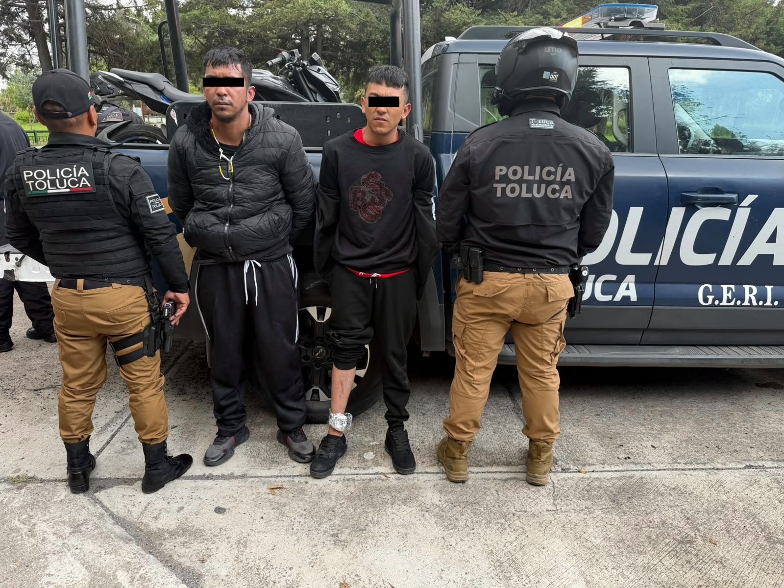 VIDEO: Policías de Toluca capturan a peligrosos asaltantes en motocicleta