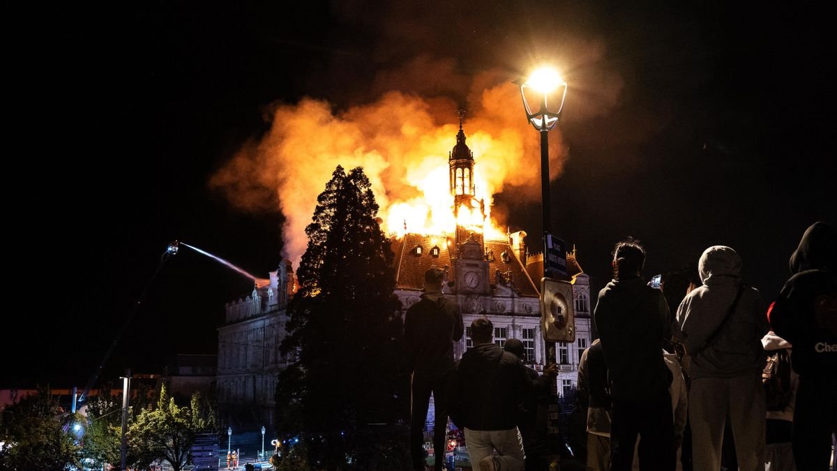 Violencia extrema y más de mil arrestos marcan una nueva jornada de masivas protestas en Francia