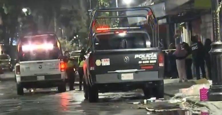 Violenta balacera en el Centro Histórico de la Ciudad de México deja un saldo de dos hermanos muertos