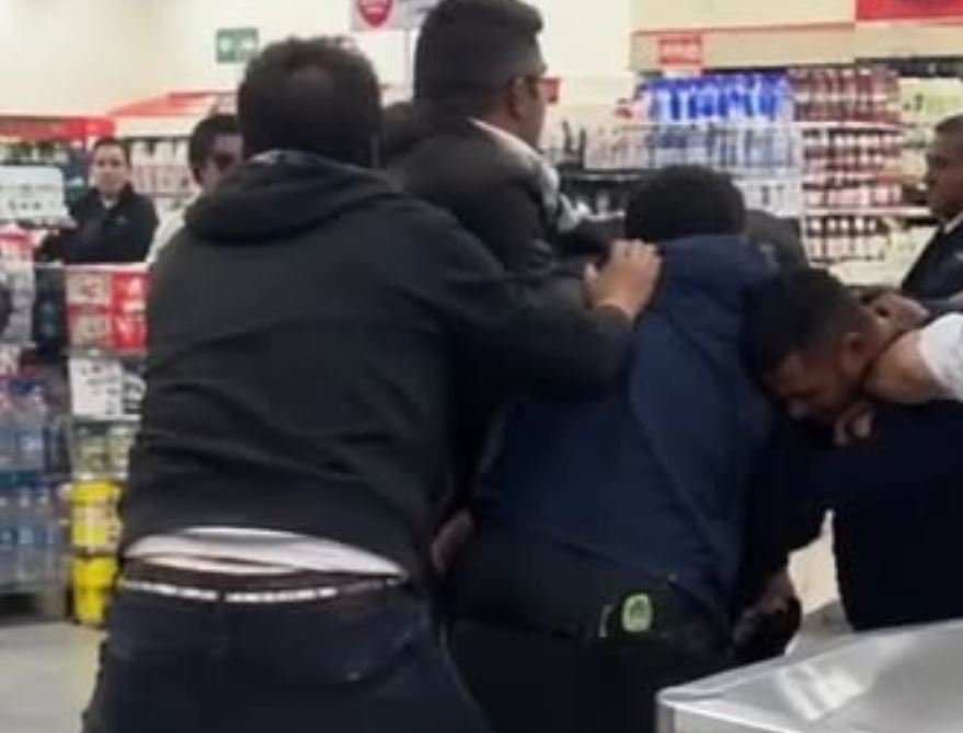 Violento asalto de farderos deja destrozos y trabajadores heridos en supermercado de la capital