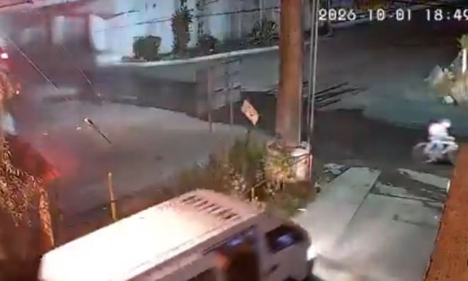 Violento asalto en transporte público: delincuente dispara contra usuarios que intentaban detenerlo